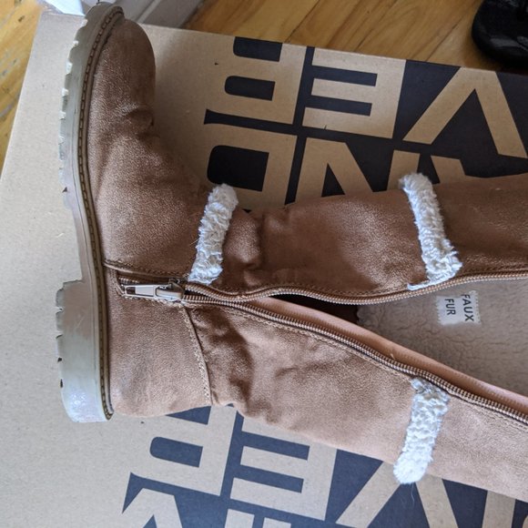 Kids Warm Autumn Boots Size J2 - Picture 5 of 5